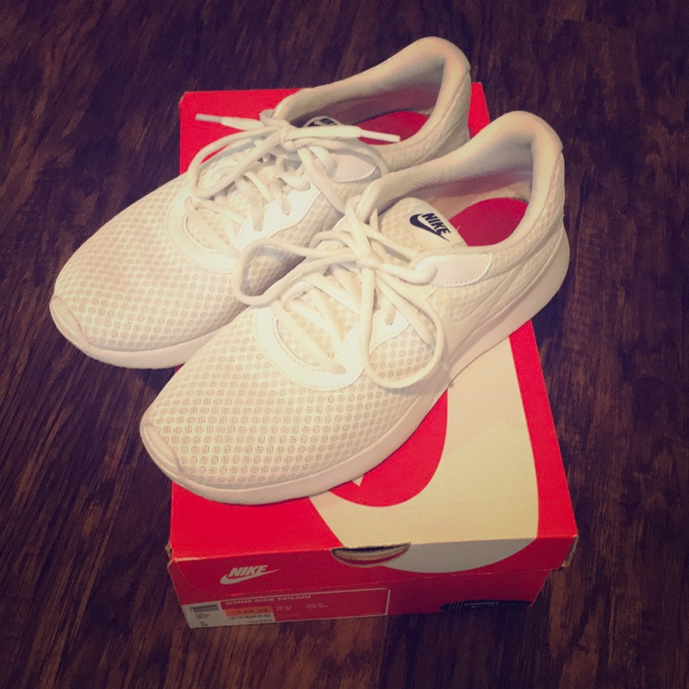 White Nike Tanjun